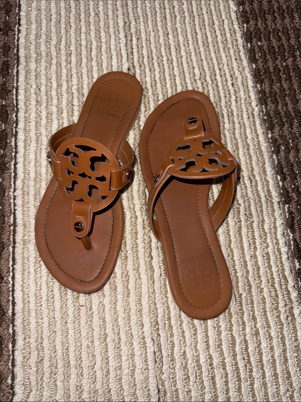 Leather Logo Thong Sandals in Cognac Brown
